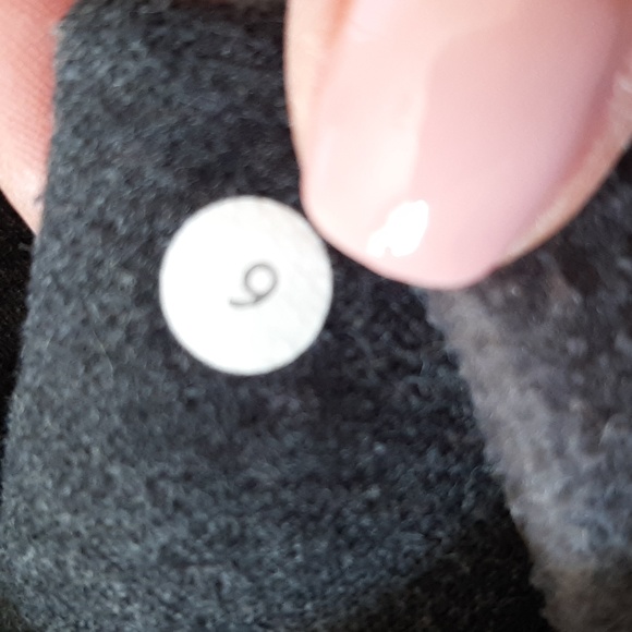 Lululemon Scuba Hoodie - Picture 4 of 5